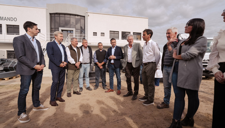 La provincia entregó equipamiento mecánico a Gualeguaychú para fortalecer el saneamiento cloacal